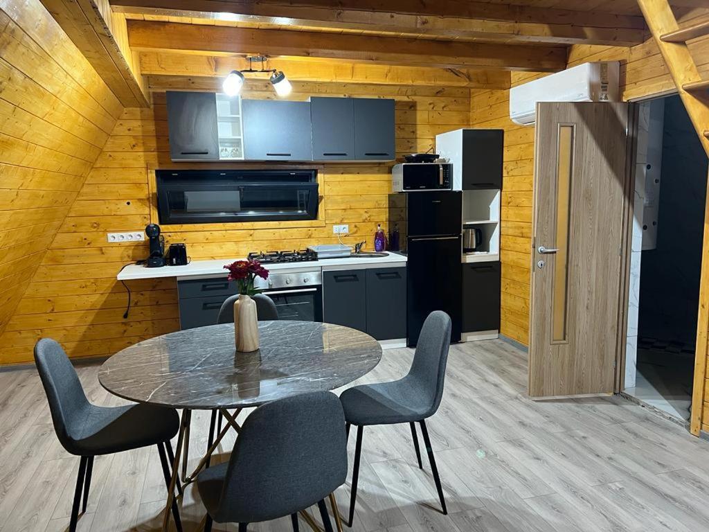 Chalet Little House Bologa